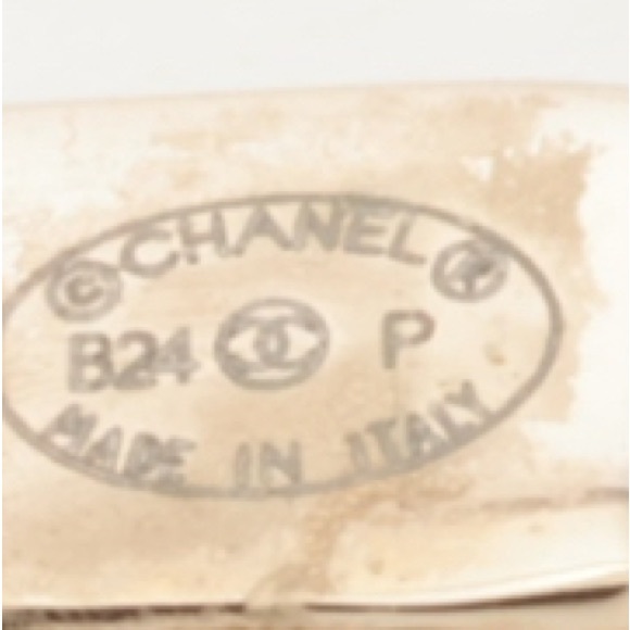 EUC Chanel earrings B24P Made in Italy - Picture 7 of 8